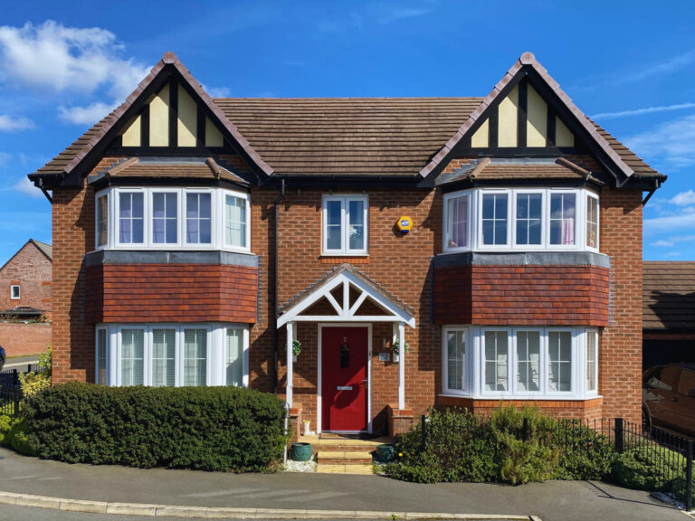 Tilsley Close, Warwick, Five bedroom home overlooking park and lake – VIDEO TOUR